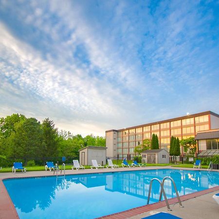 Exton Hotel And Conference Center Exteriér fotografie